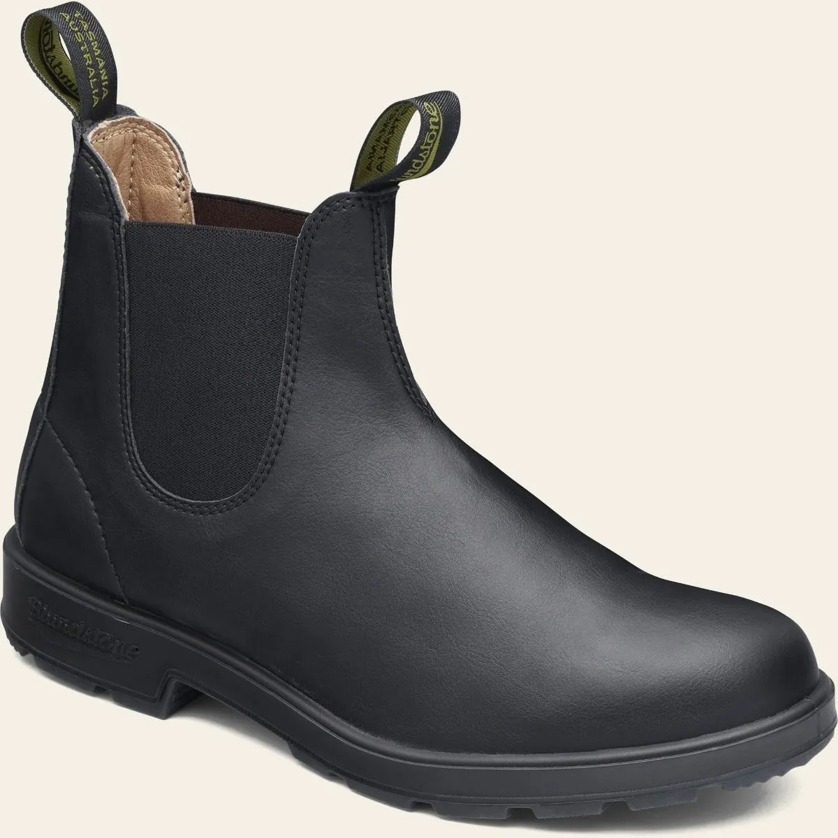 2115 Chelsea Boot in Black from Blundstone Quick Drying Weather Resistant User Lace-Up Design