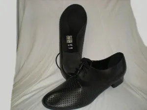 Aaron -- Men's Perforated Salsa Oxford -- Black Style Goal