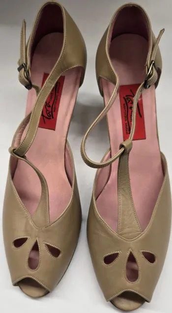 Winter Chill Grip Strong 2.5" Malena -- Women's Tango Shoe -- Tan