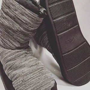 Azure -- Warm Up Bootie -- Black