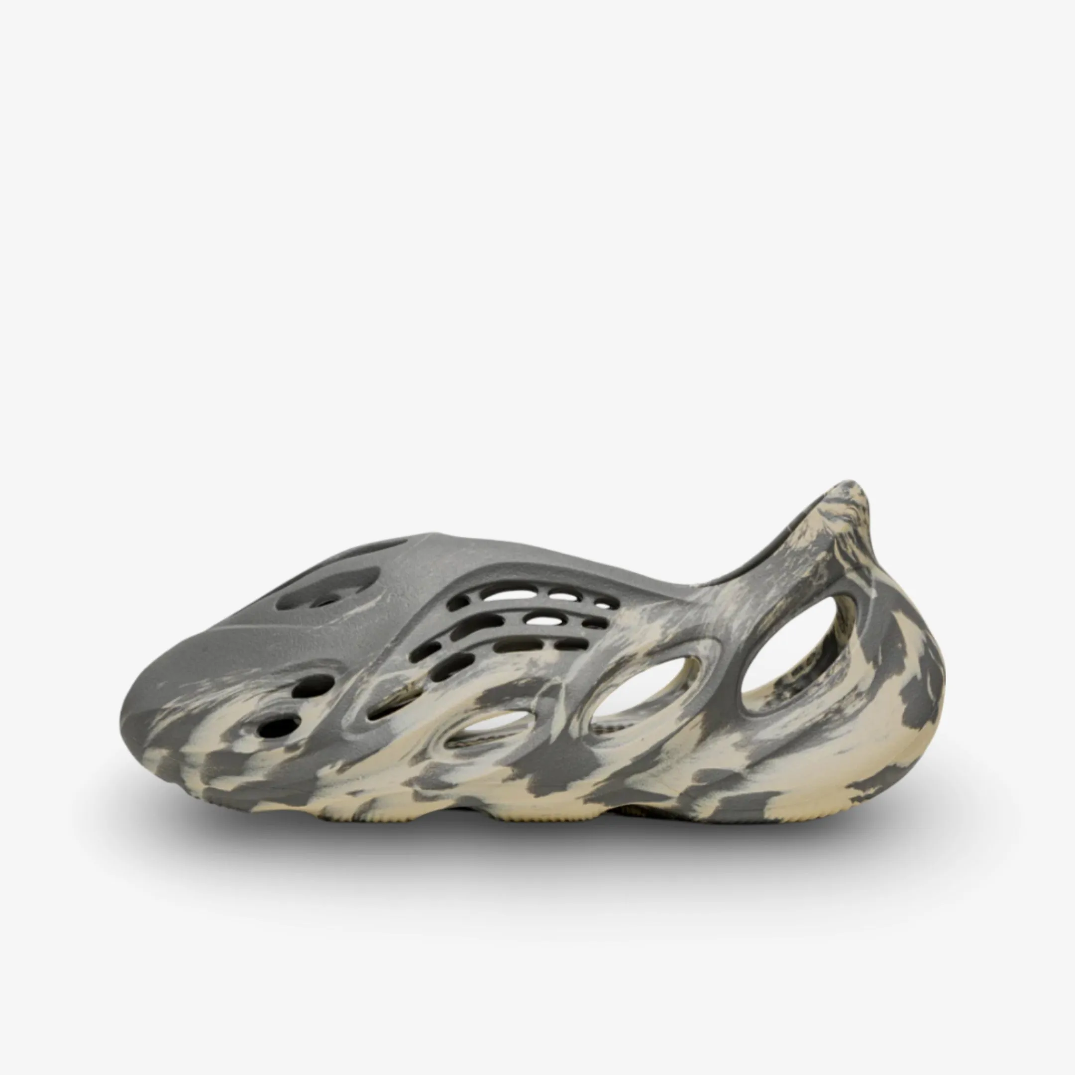 (Men's) adidas Yeezy Foam Runner 'MX Moon Grey' (2021) GV7904 extra - wide running shoes efficient movement