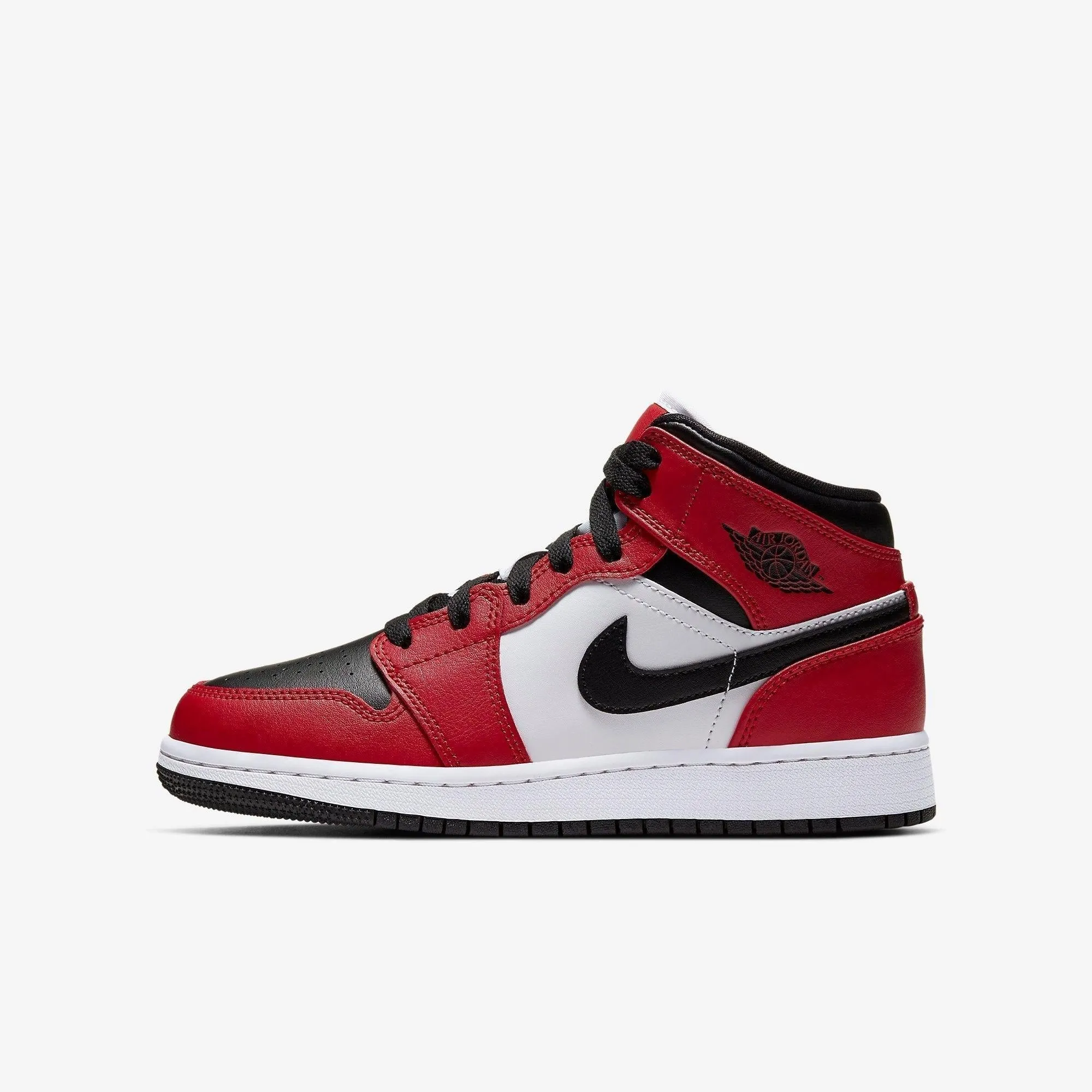 Breathable Airflow Channels (GS) Air Jordan 1 Mid 'Chicago Black Toe' (2020) 554725-069