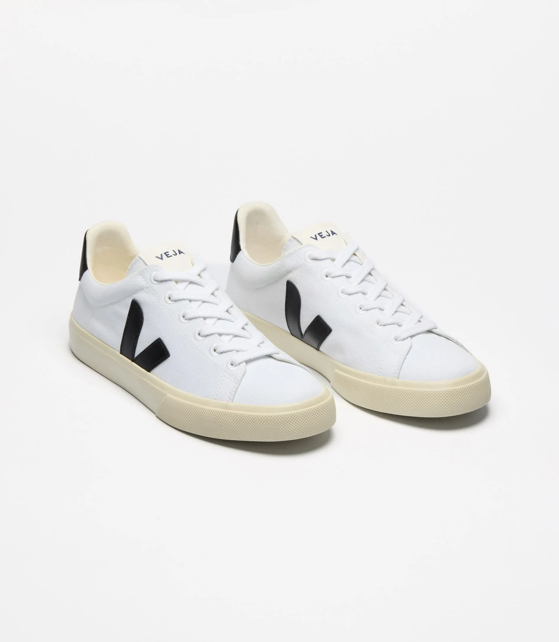 spring fresh Water Edge Campo Canvas in White Black from Veja