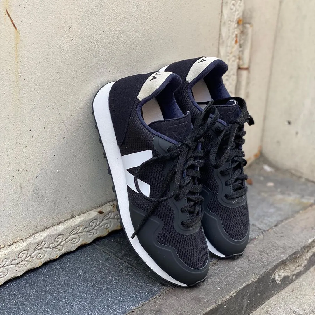 SDU B-Mesh in Black from Veja Snow Grip