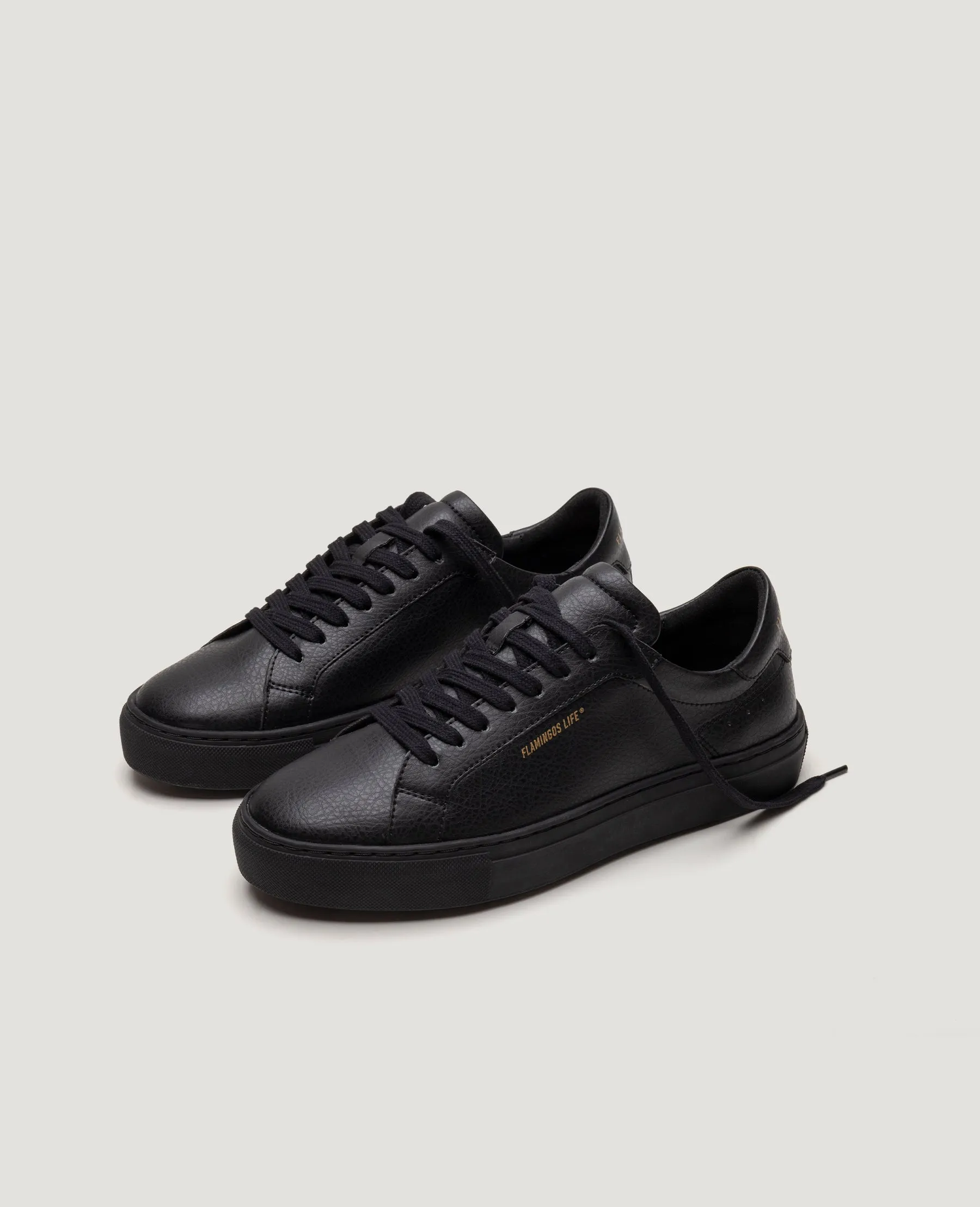Hampton Court in Black from Flamingos Life Surf Mode waterproof