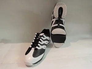 Clifton -- Split Sole Dancesneaker -- White/Black Low Arch