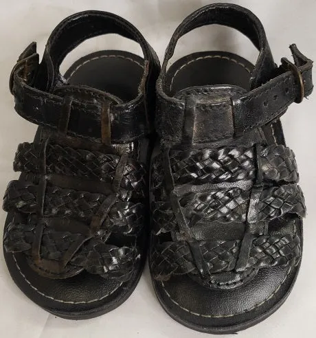 Rab -- Infant's T-Strap Sandals -- Black Petite Fit