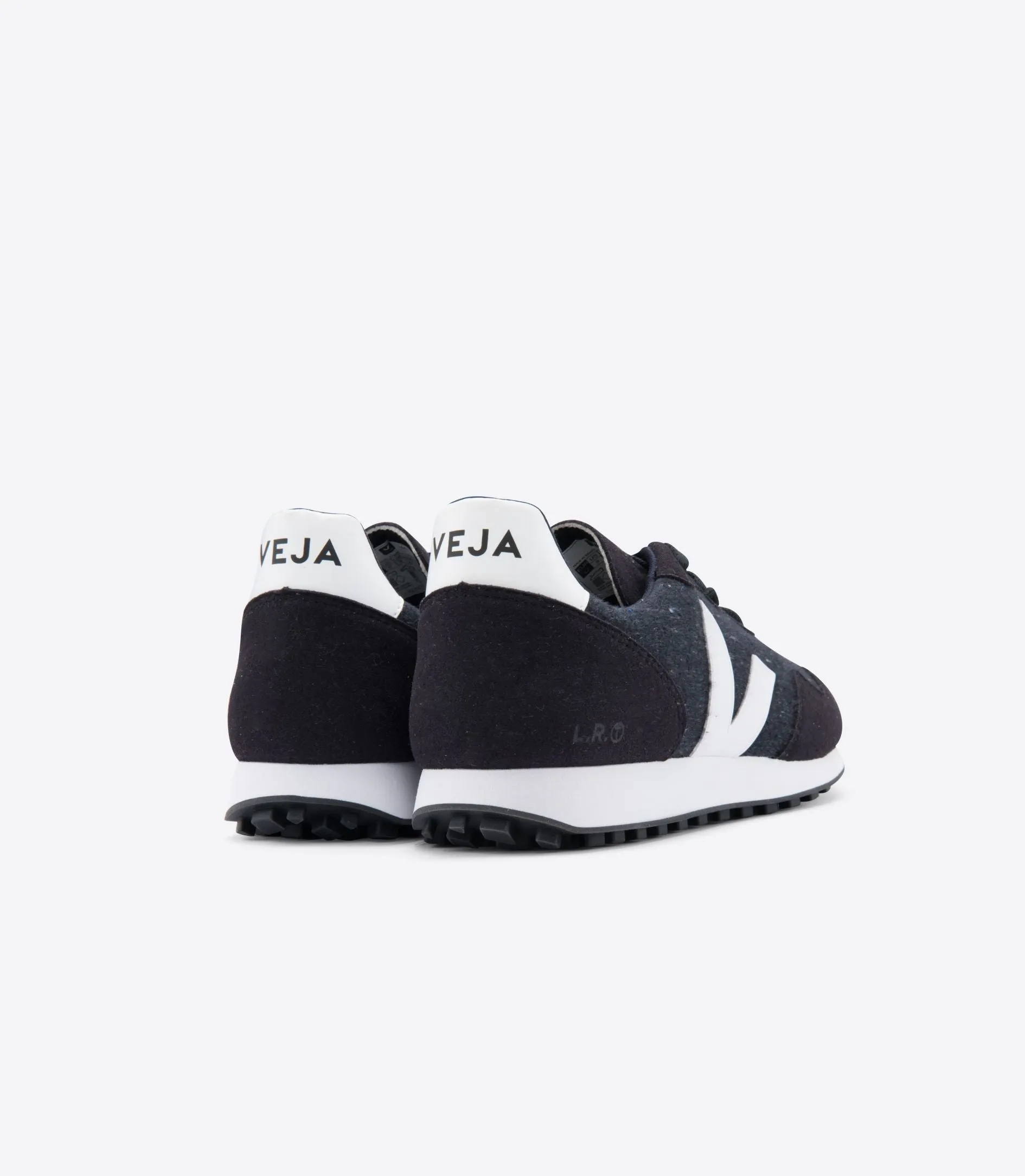 SDU Flannel in Black White from Veja Breathable Road Trip