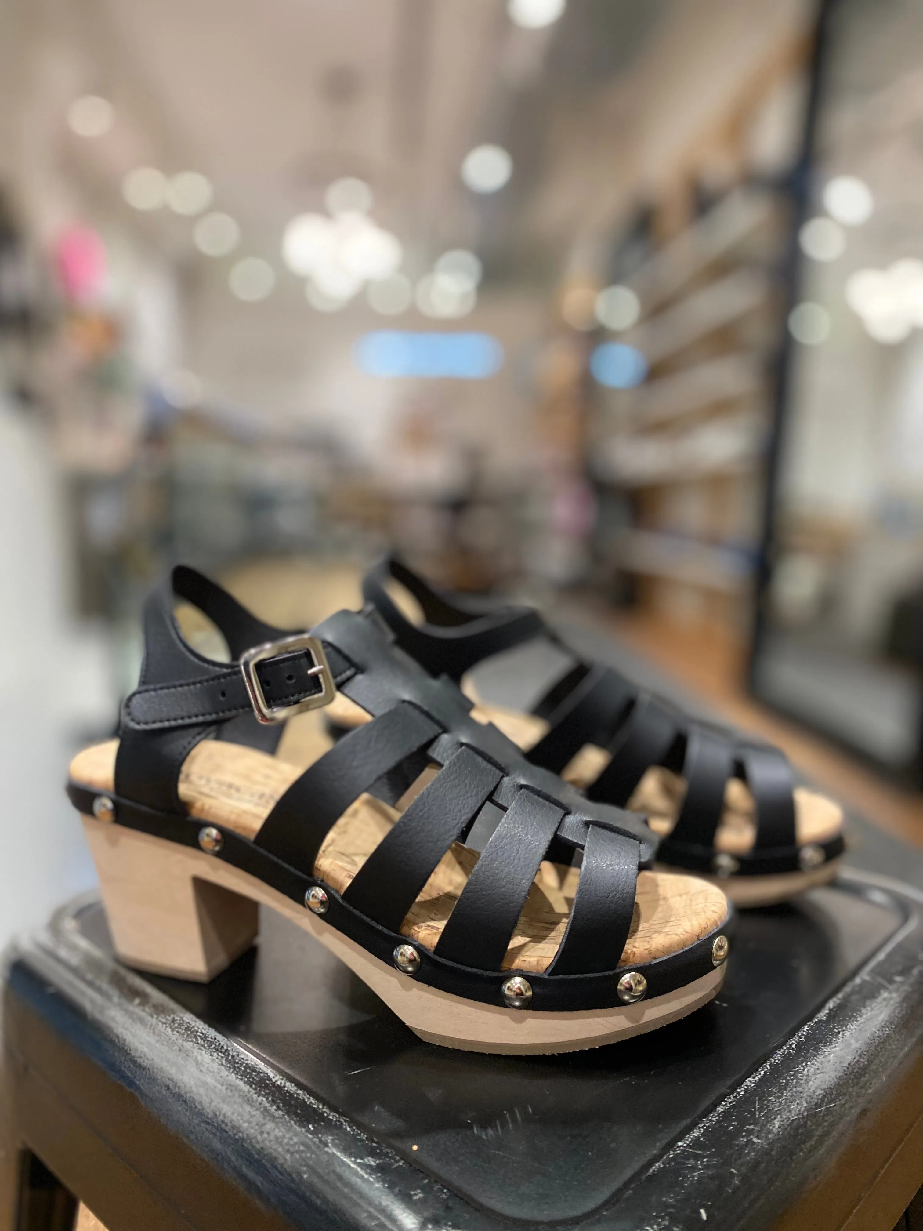 Elastic Sling Sawyer Clog in Black from Novacas