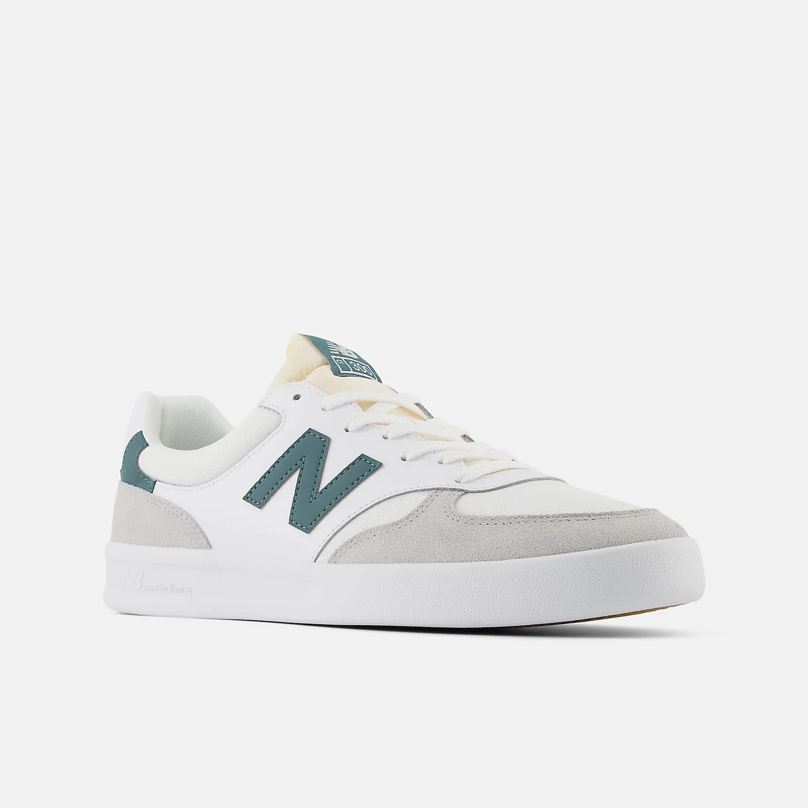 300 Court - White with Brighton Grey Daily Essential