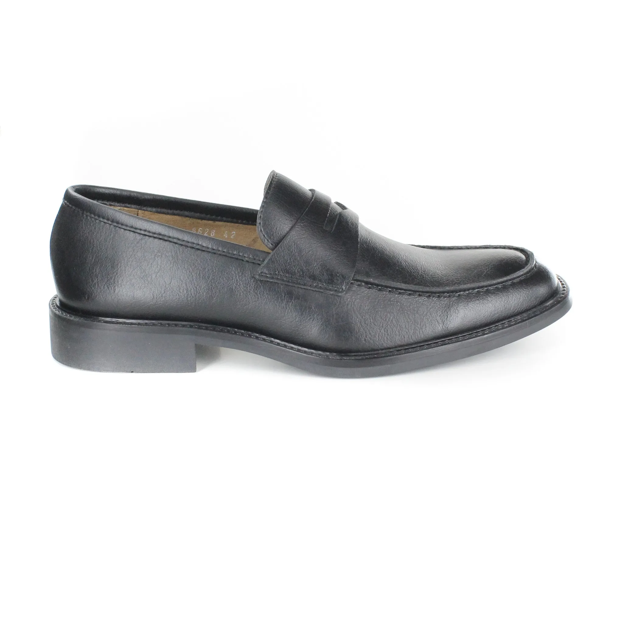 Ventilated Cory Loafer in Black from Novacas
