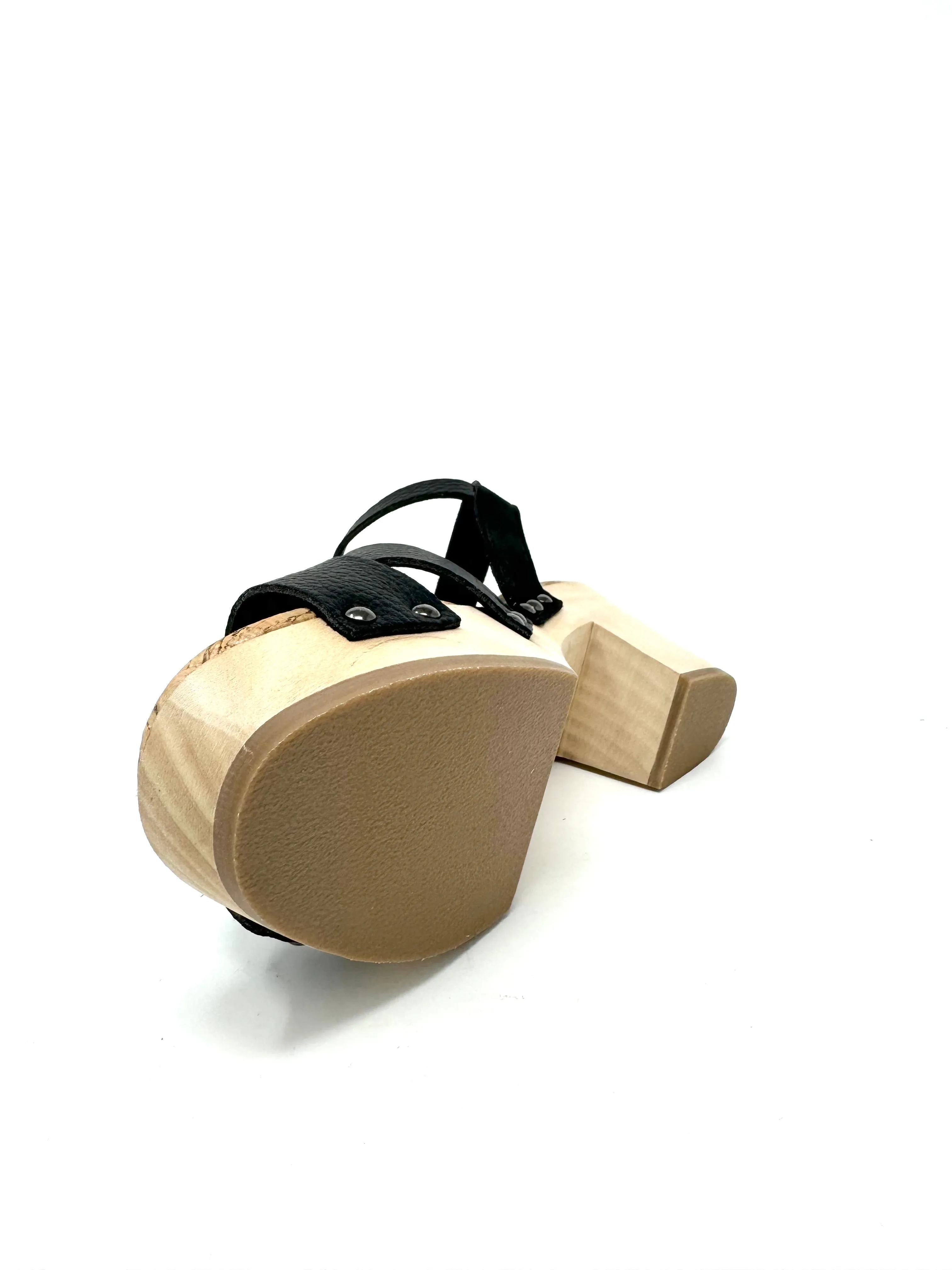 Chloe Clog in Black from Novacas World Walk Japan Neat