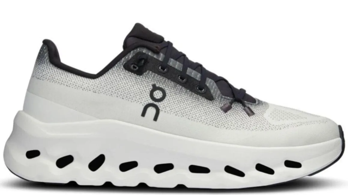 On Running Cloudtilt Black Ivory (Women's) Urban Sleek