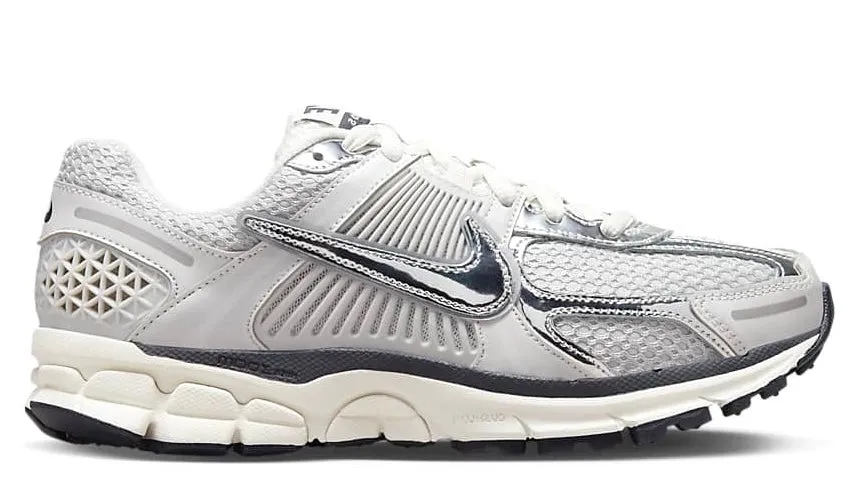 Nike Zoom Vomero 5 Photon Dust Metallic Silver Show Stage All Weather Urban Walkers