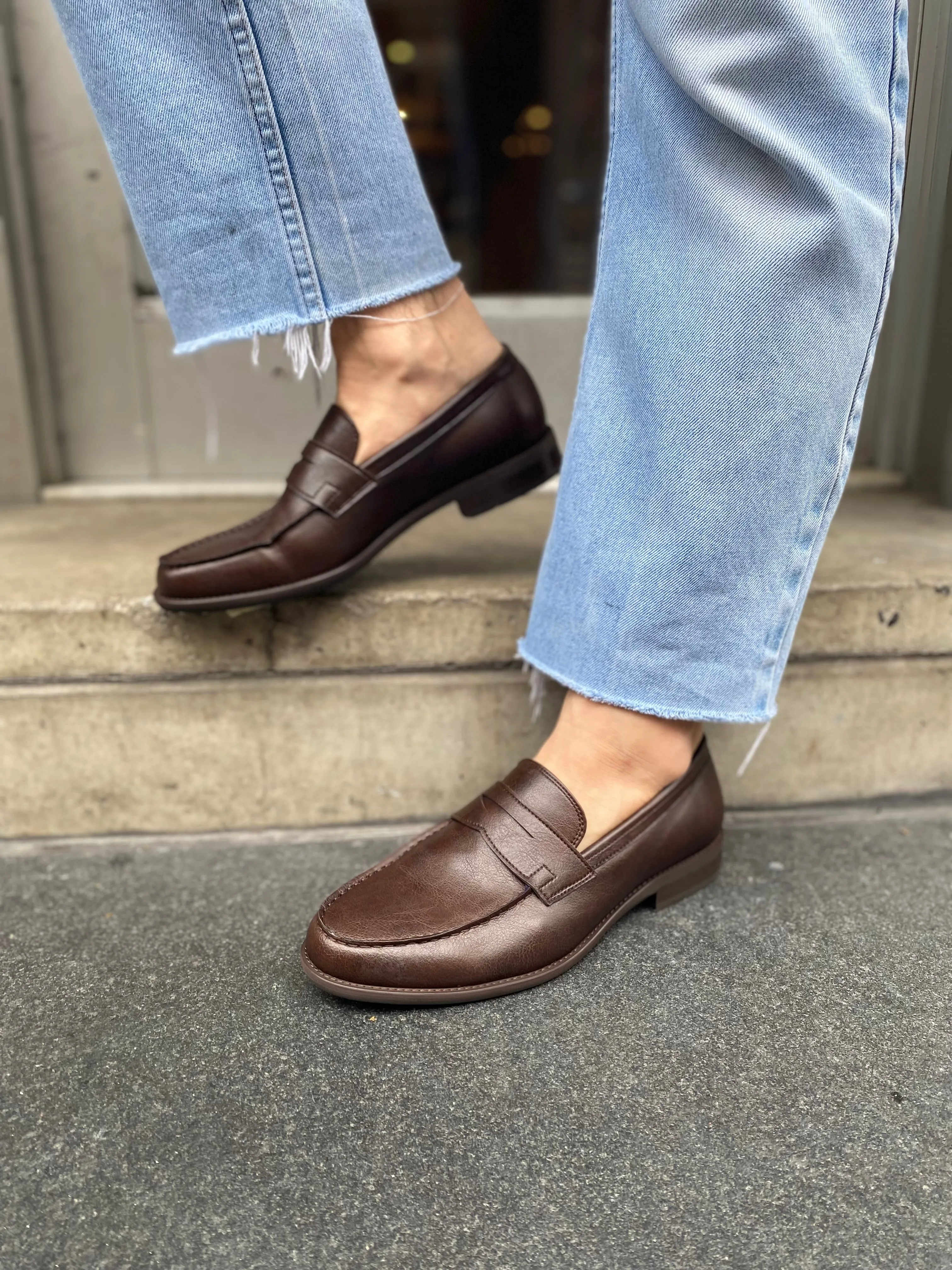 Oil-Treated Anthony Loafer in Brown from Novacas