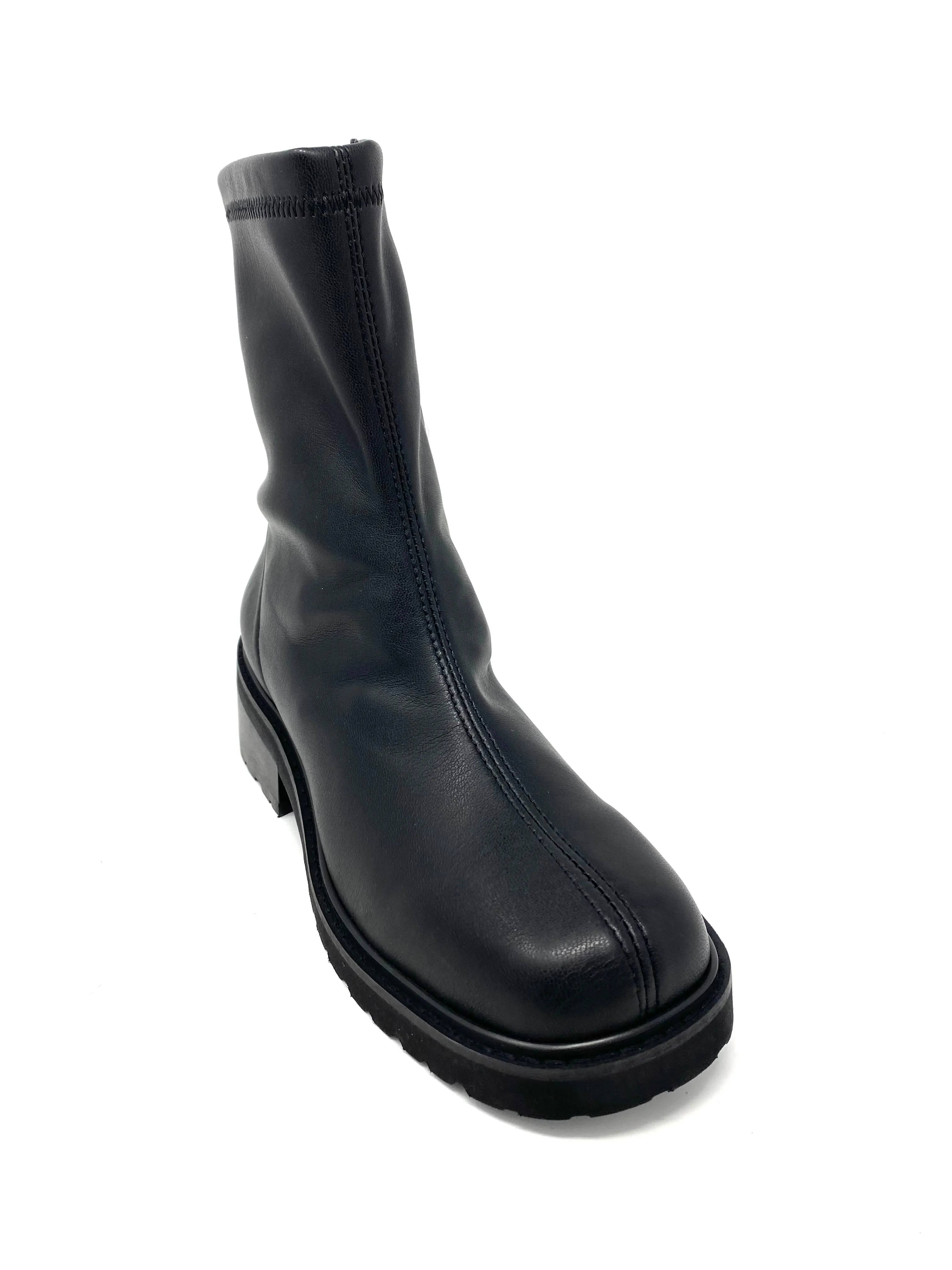 Erica Stretch Boot in Black from Novacas material evening run