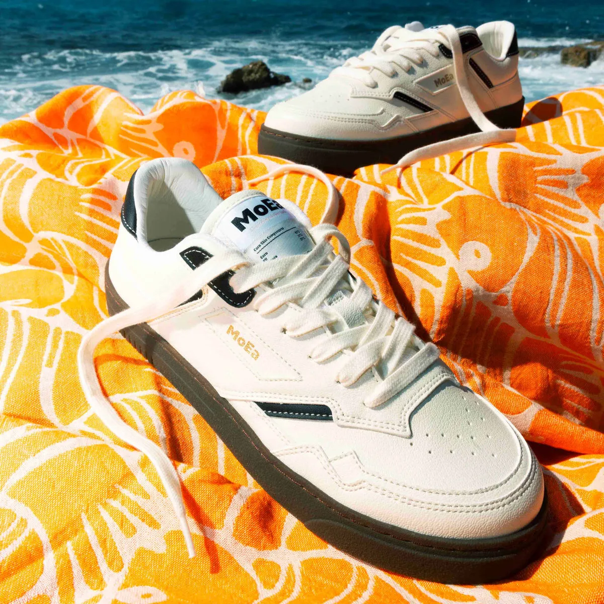 Steady Steps GEN9 Sneaker in White Black from MoEa