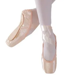 Glisse -- Pointe Shoe -- European Pink Satin Forest Mood