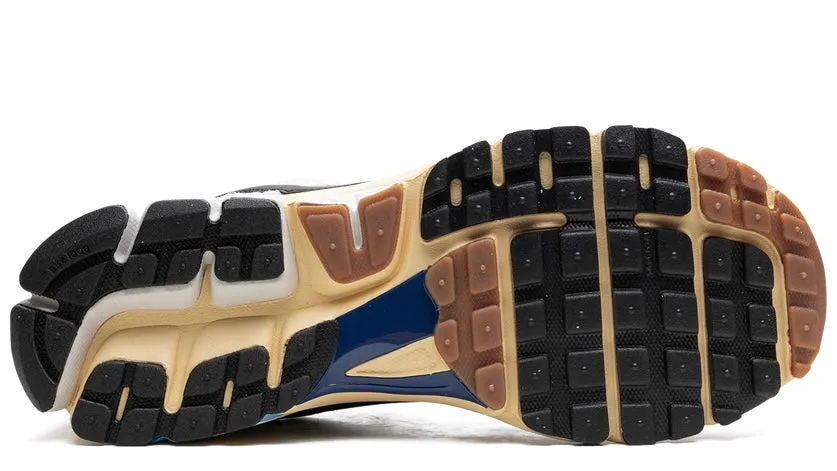 Quick Drying Casual Wear Nike Zoom Vomero 5 PREMIUM Designed by Japan
