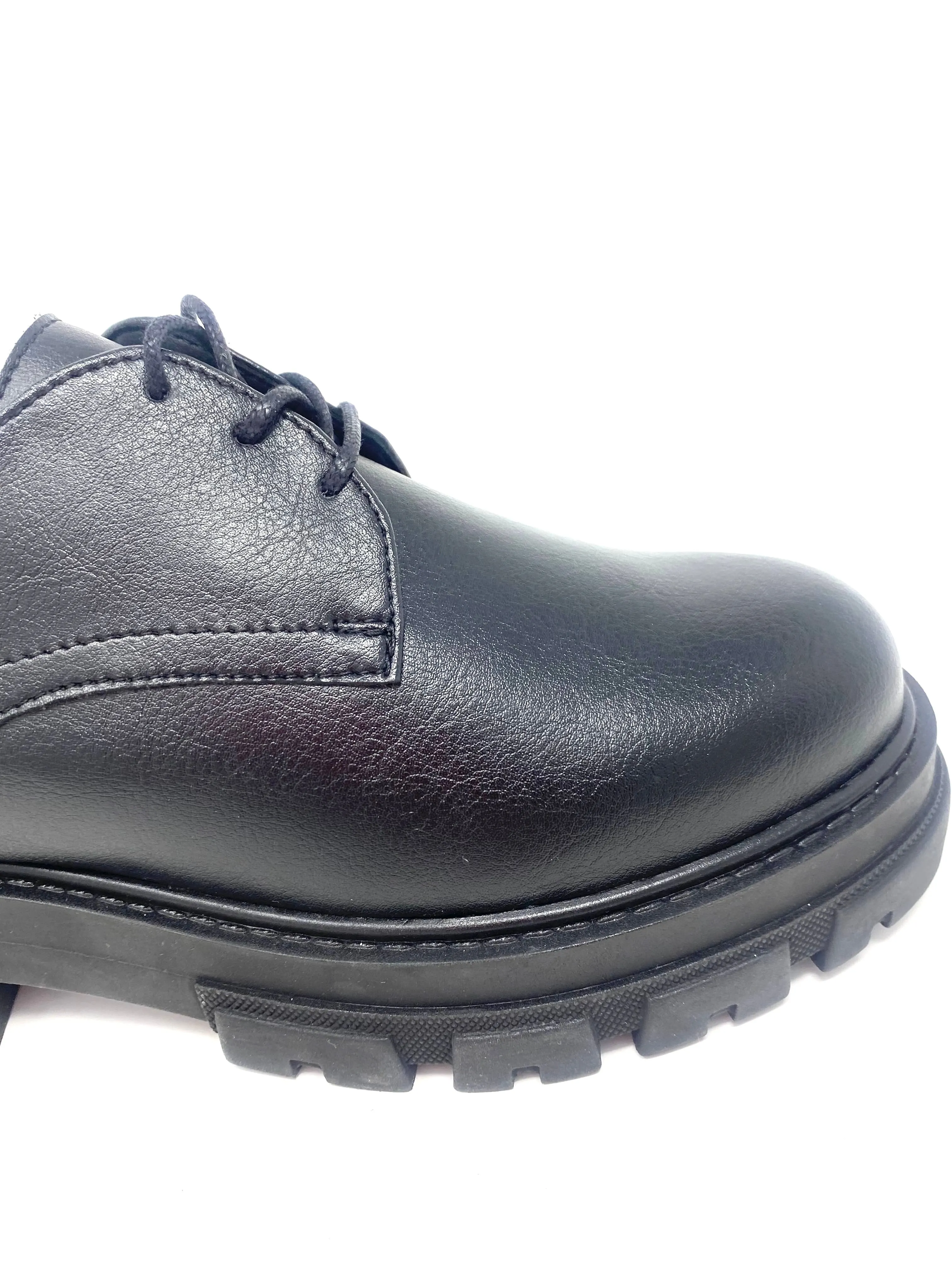 Tide Path Leila Oxford in Black from Novacas