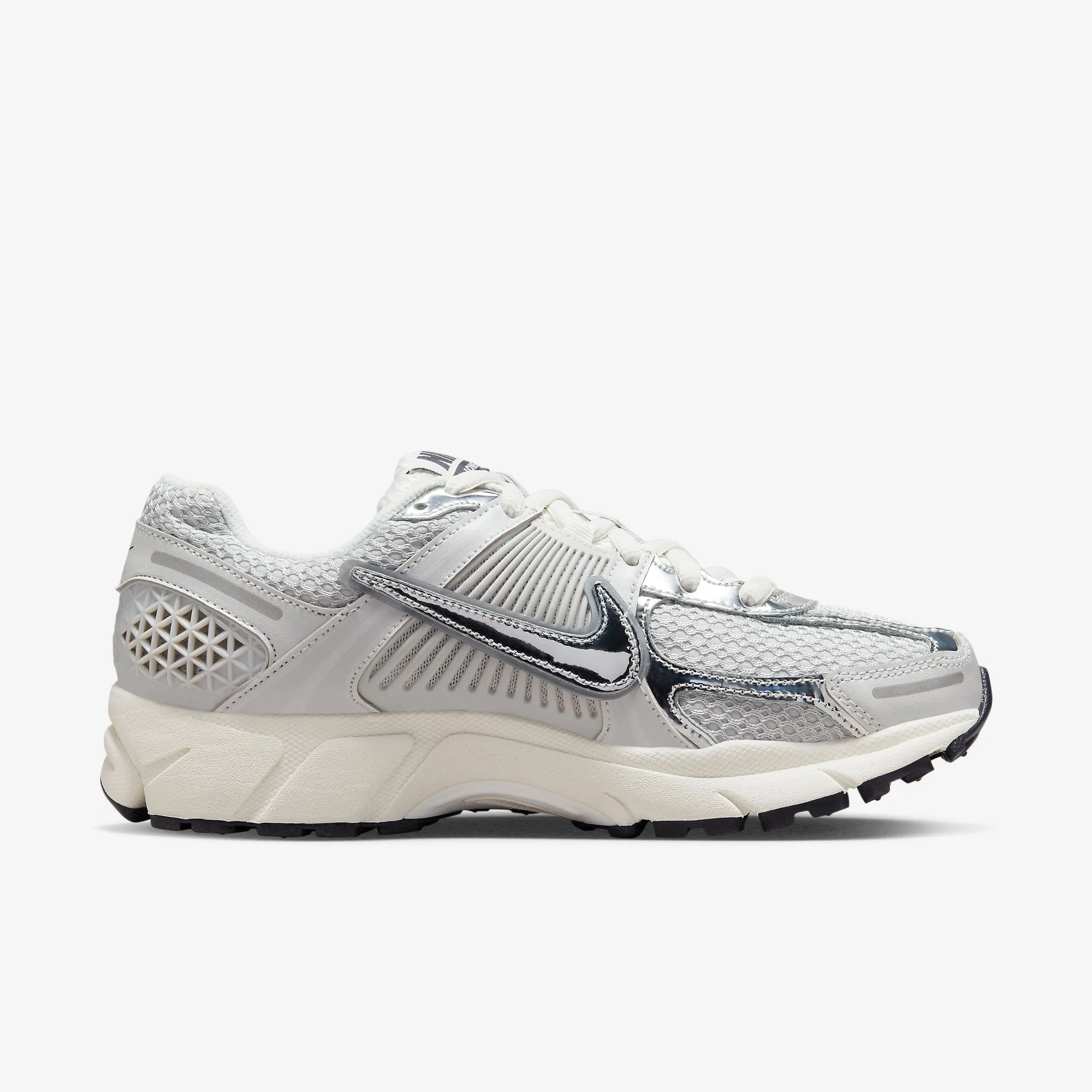 Neutral Wear Adaptive Support Impact Diffusion Platform (Women's) Nike Zoom Vomero 5 'Photon Dust / Metallic Silver' (2023) FD0884-025