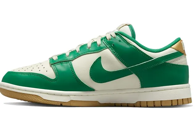 Nike Dunk Low Malachite University Gold (W) Durable Construction