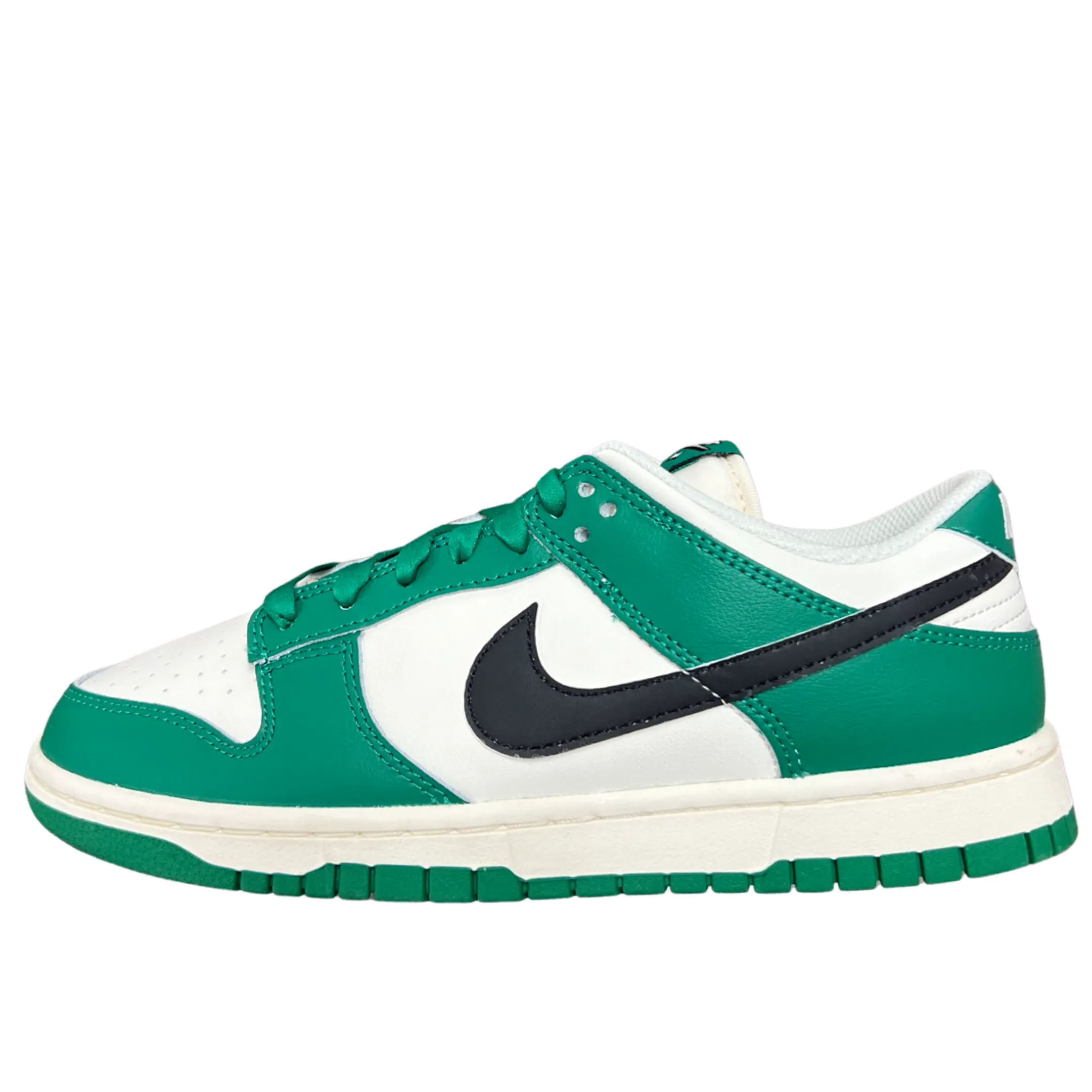 Nike Dunk Low SE Lottery Pack Malachite Green Lightweight Form Road Trip