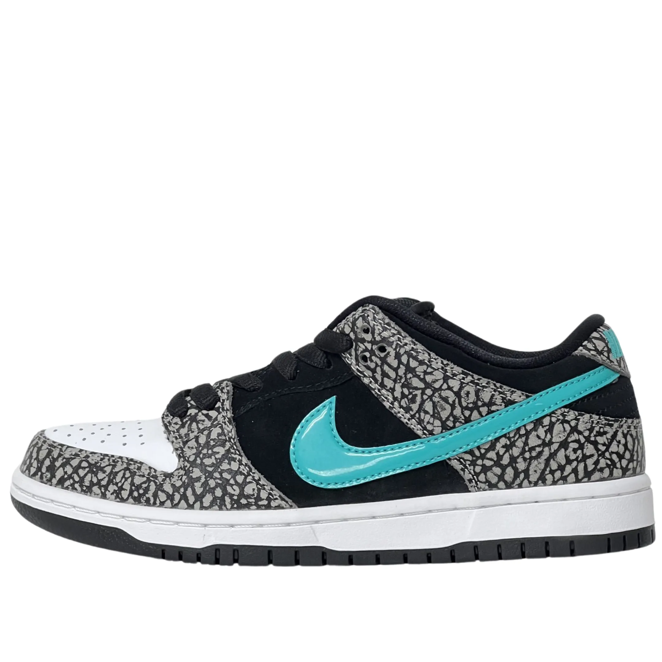 Brave Walk Nike SB Dunk Low Atmos Elephant