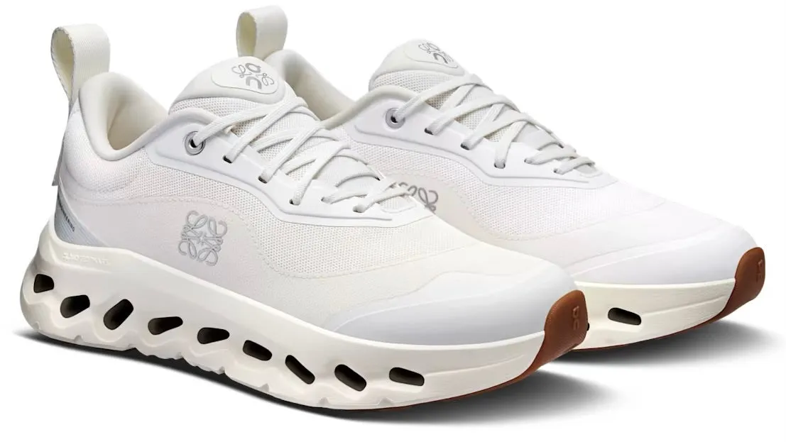 New Drop Feather Light Travel Enthusiasts On Running Cloudtilt 2 LOEWE All White (Unisex)