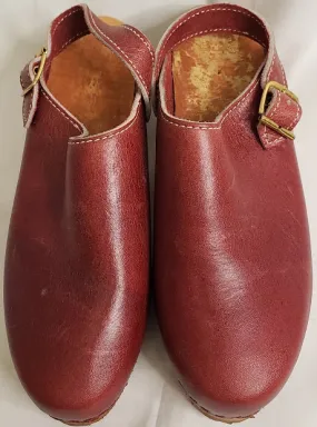 Paige -- Girl's Sling Back Clog -- Burgundy Retro Mood Bold Tone