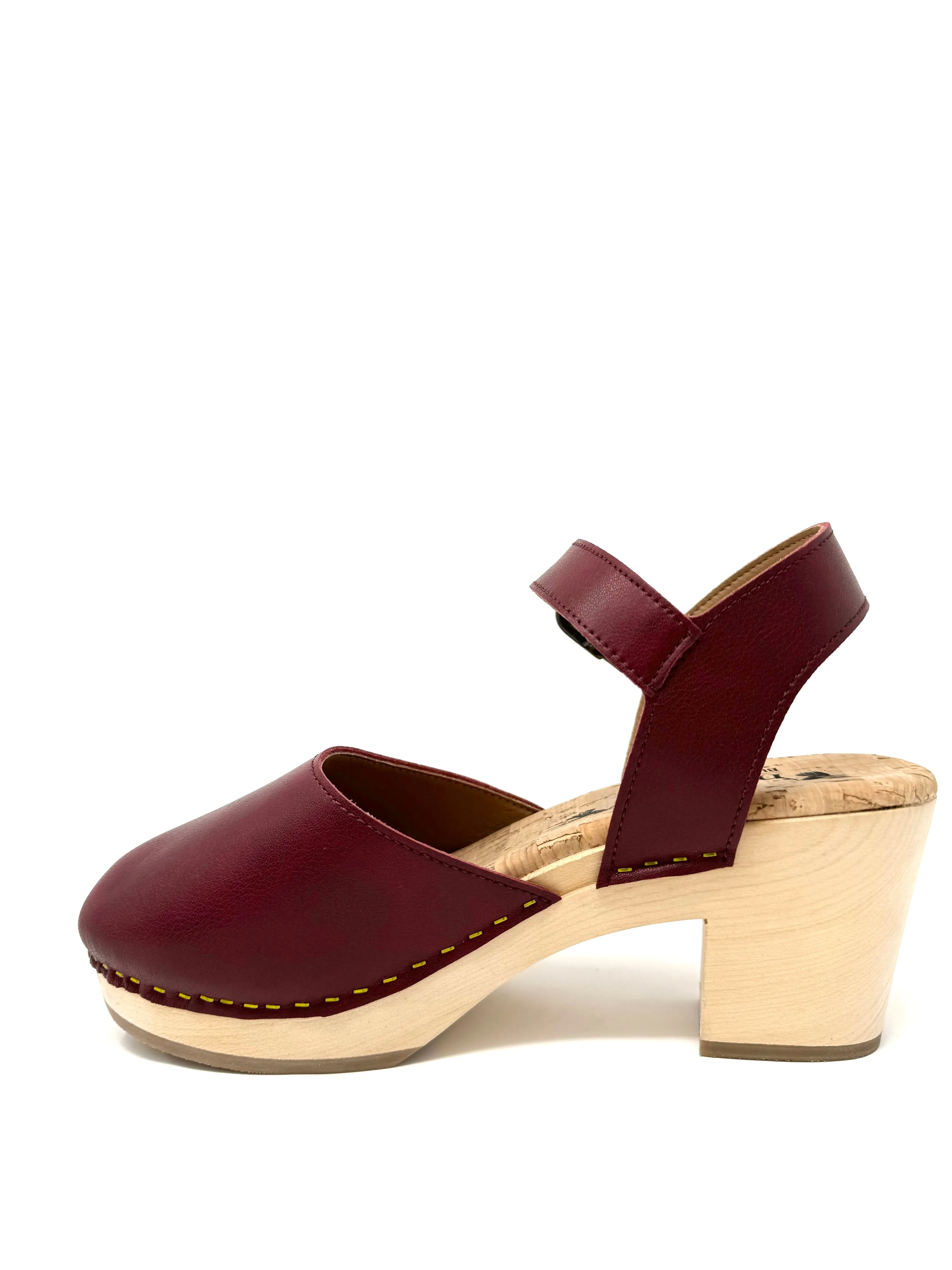 Star Walk Cushioned Base Busy Professionals Pepper Clog in Bordeaux from Novacas