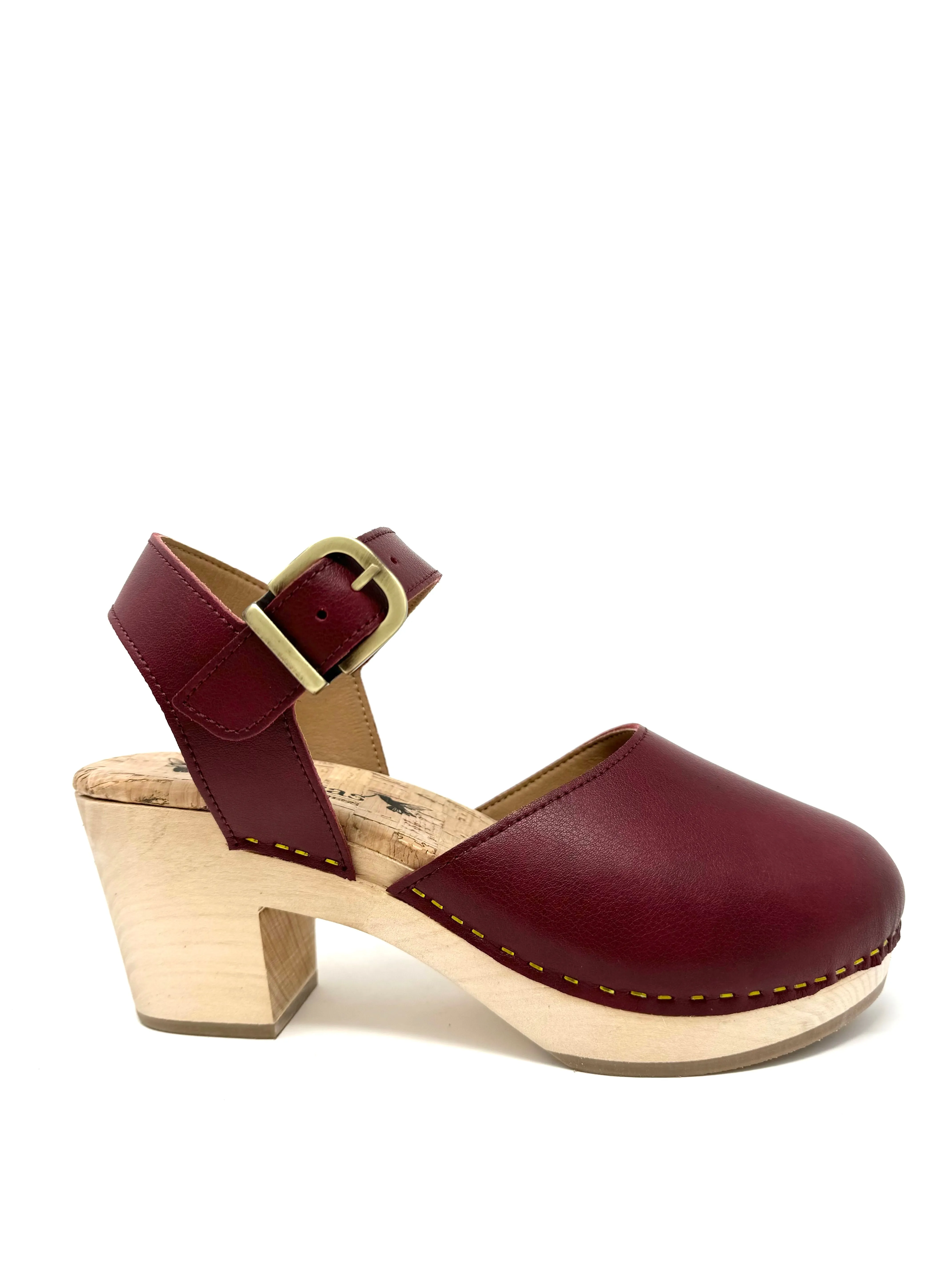 Pepper Clog in Bordeaux from Novacas forest walk