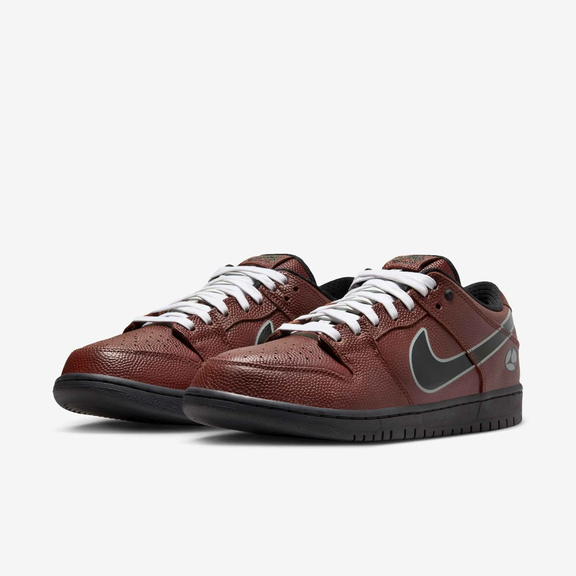 *PRE-ORDER* (Men's) Nike SB Dunk Low Pro QS x Limosine Skateboards 'Limo / Pebbled Football Leather' (2025) HJ4131-200 Durable Form Chill Outfit