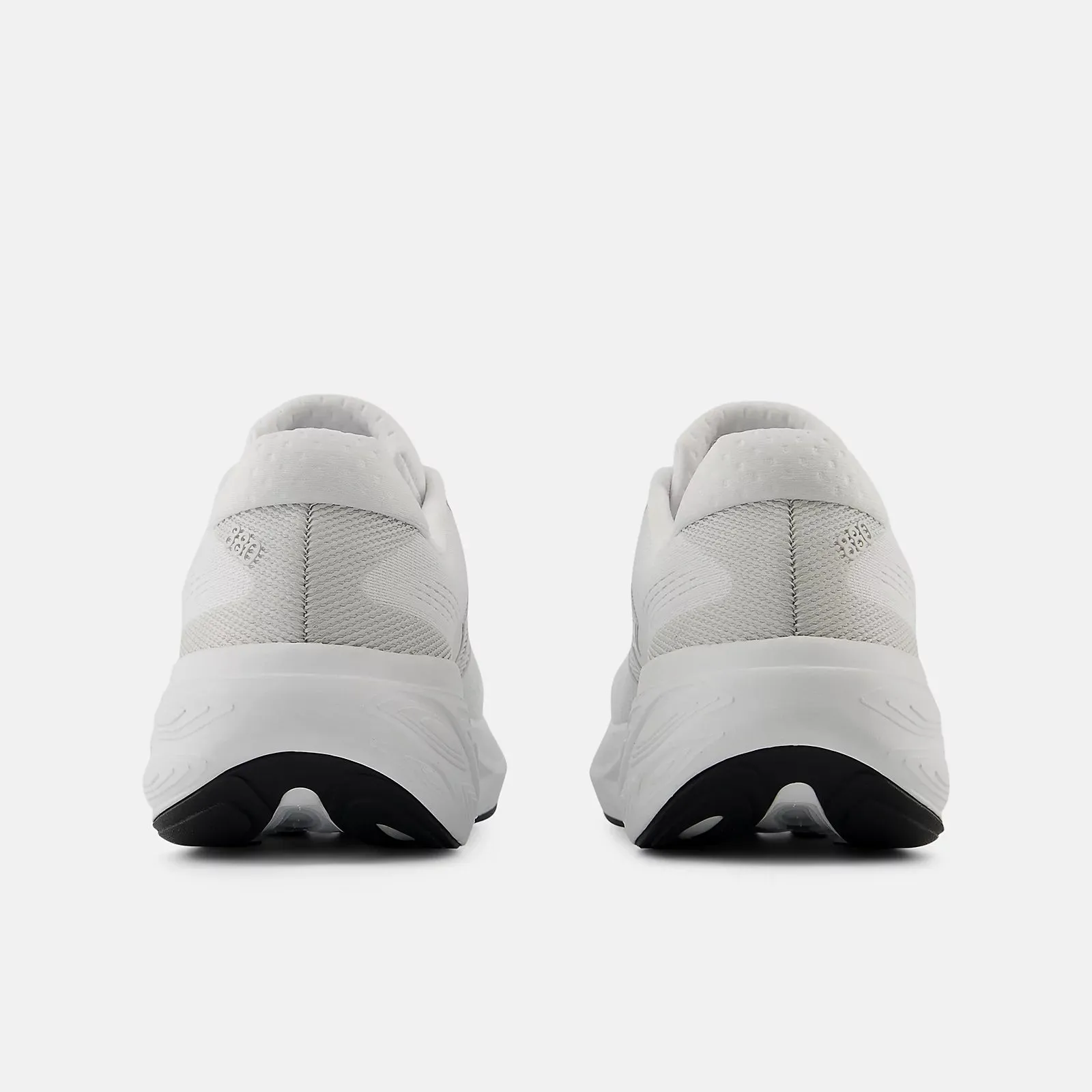 Strong Step Fresh Foam X 880v15 - White with Sea Salt