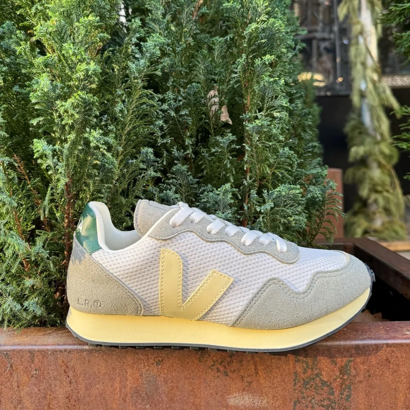 SDU Alveomesh in Light Grey Butter from Veja Training Mode Foot Support