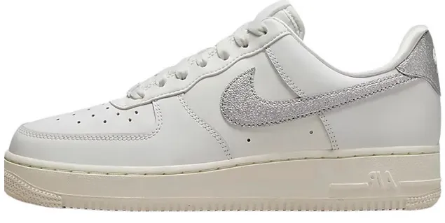 Nike Air Force 1 Low ??Silver Swoosh?? Snow Ride Chic Fit