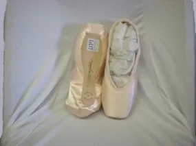 Polette -- Pointe Shoe -- European Pink Satin Quiet Step