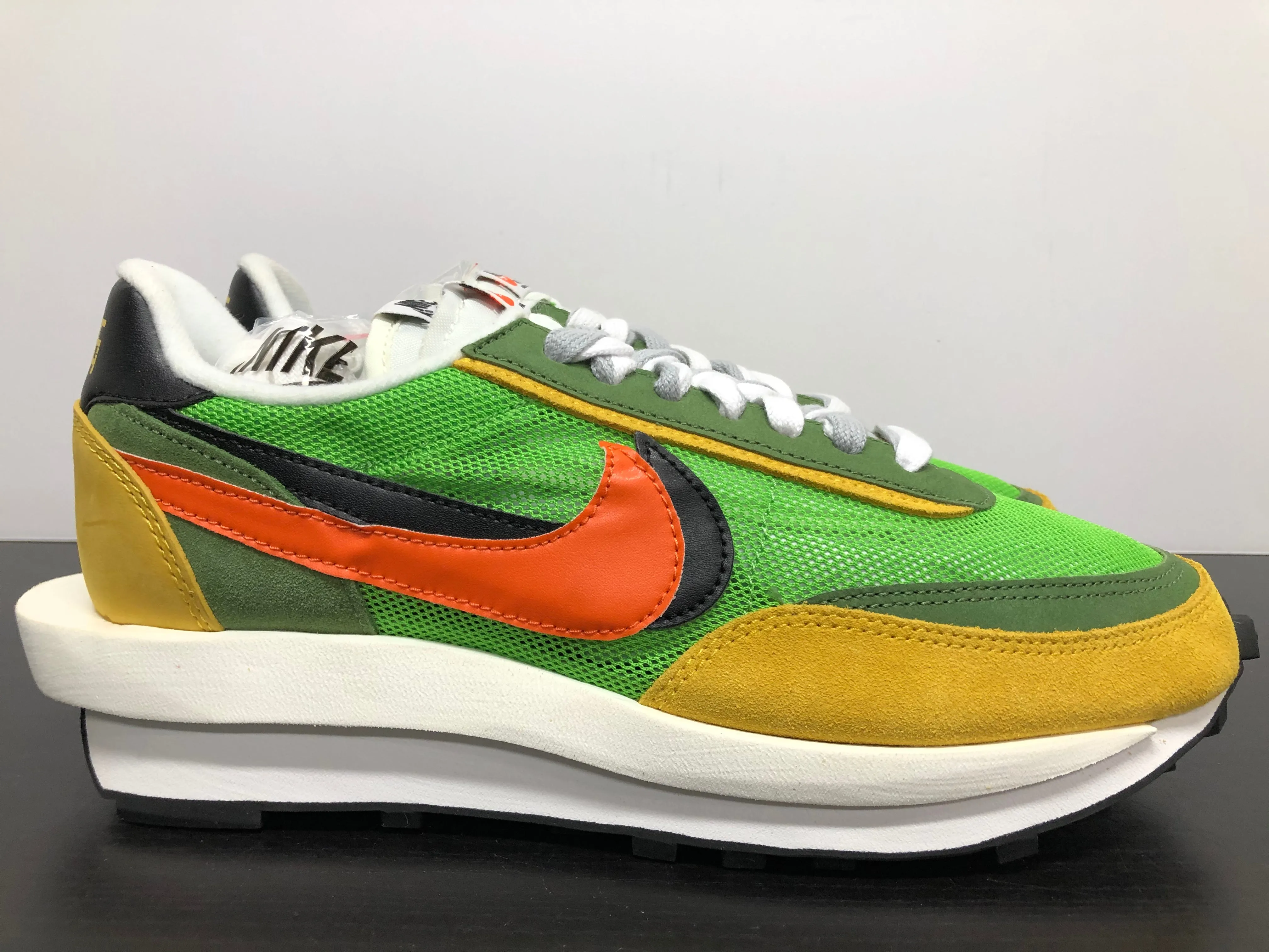 Nike LD Waffle Sacai Green Gusto Meadow Glow