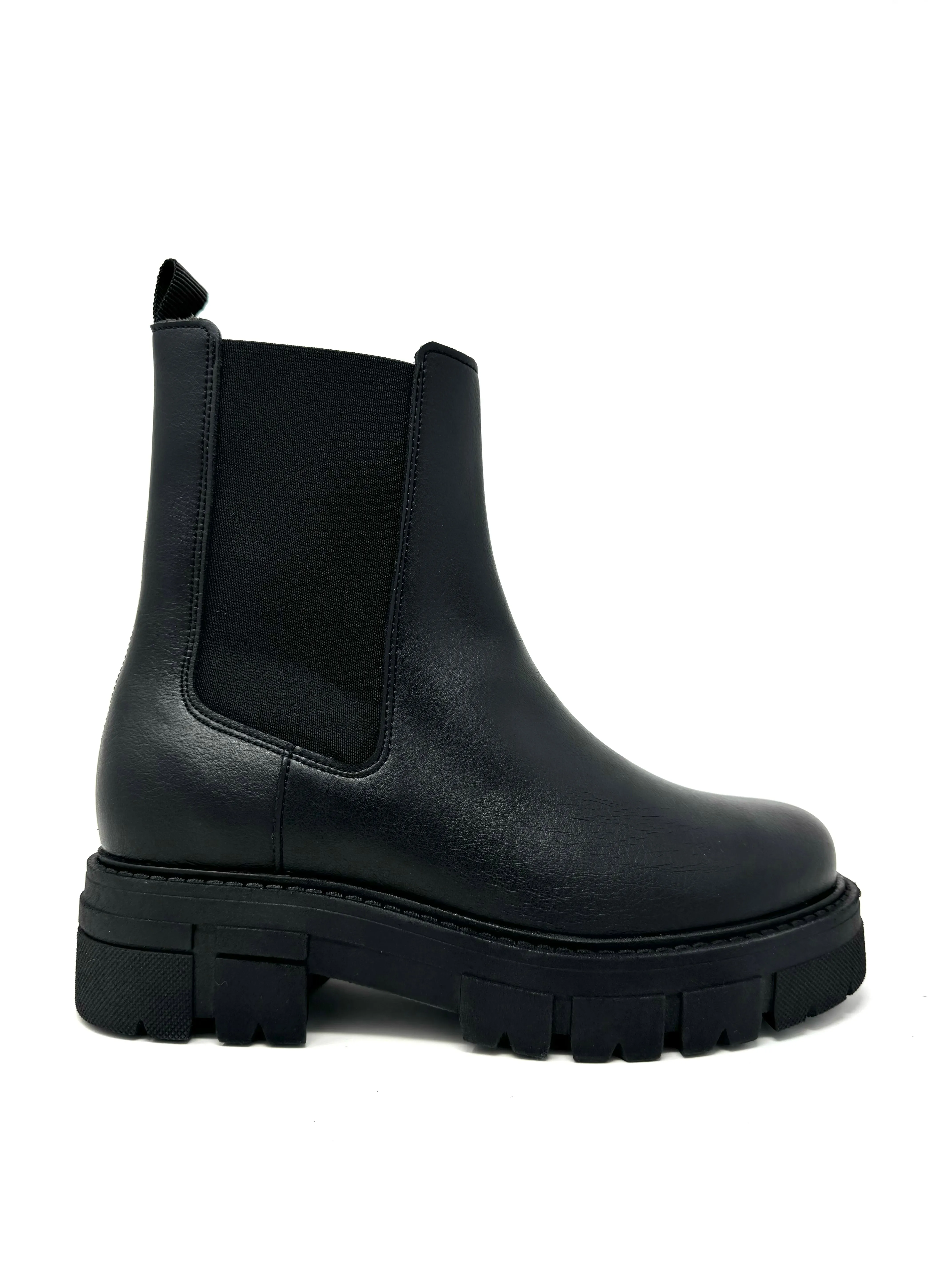 Feather Light Travel Enthusiasts Poppy Boot in Black from Novacas