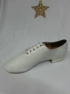 Selby -- Men's Standard Ballroom Oxford -- White Comfort arch