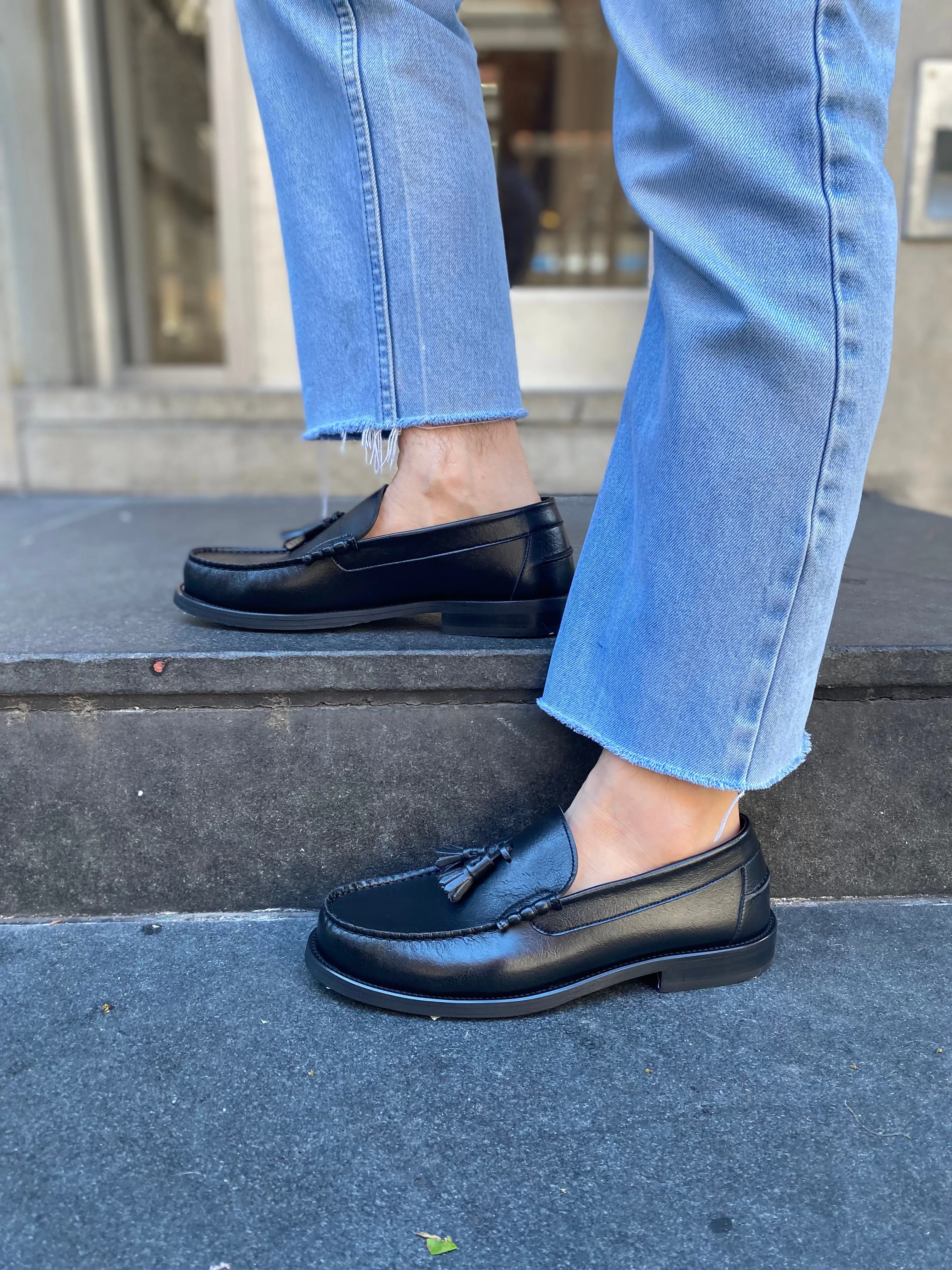 Finn Loafer in Black from Novacas Firm Grip Path Strong