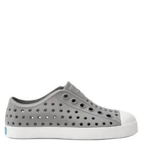 Native Kids Jefferson in Pigeon Grey/ Shell White Fashionable Breathable City Adventure