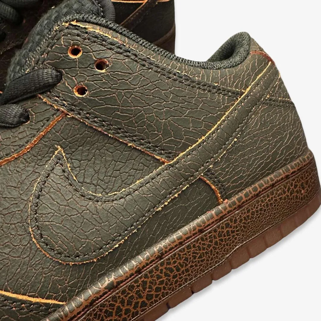 Breathable knit *PRE-ORDER* (Men's) Nike SB Dunk Low PRM 'Krampus' (2025) HV1668-001