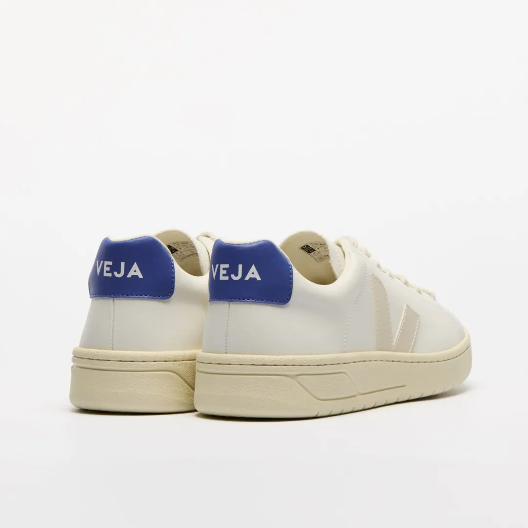 Urca CWL in White Pierre from Veja Shockproof Responsive Cushion Weekend Warriors