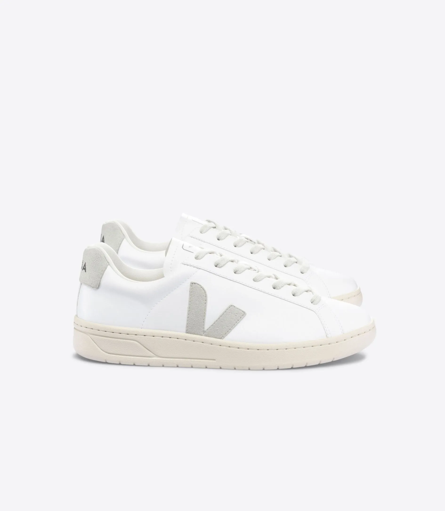 Pure Black Urca CWL in White Natural from Veja