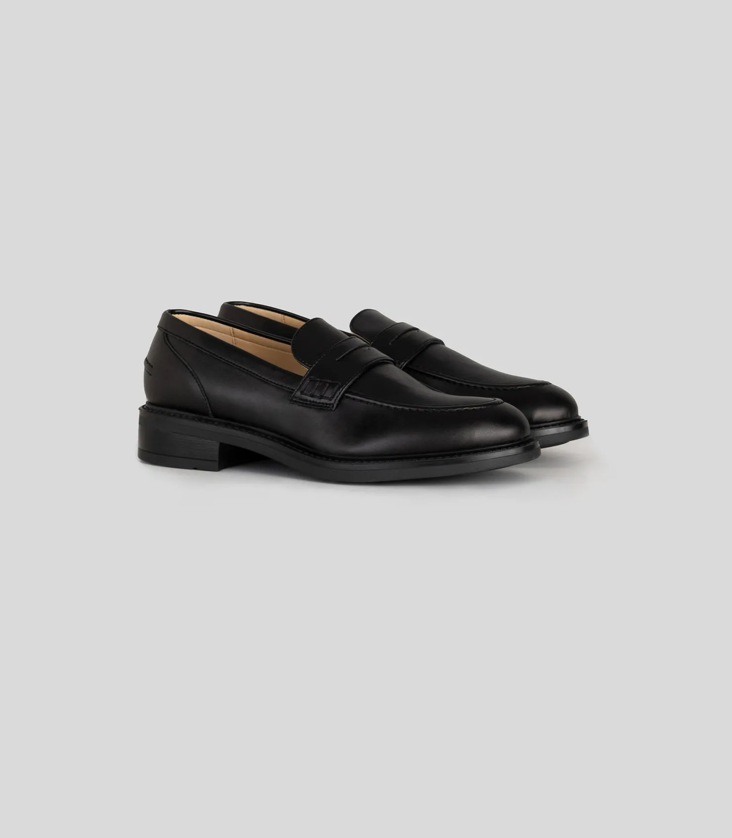 Women's Loafer in Black from Solari Milano Flexible Material Classic Style